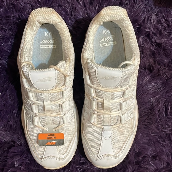 Avia Women’s Tennis Shoes - Picture 1 of 4